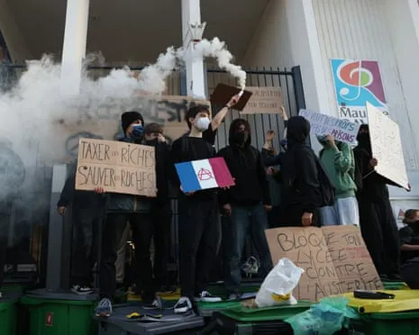 Recently Appointed French Prime Minister Faces Intense Pressure as Countrywide Strikes Paralyze Schools and Transport